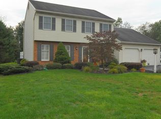 120 Hillcrest Ln, Elizabethtown, PA 17022