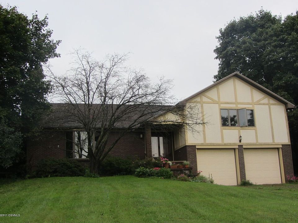 1st image of 150 Quarry Dr