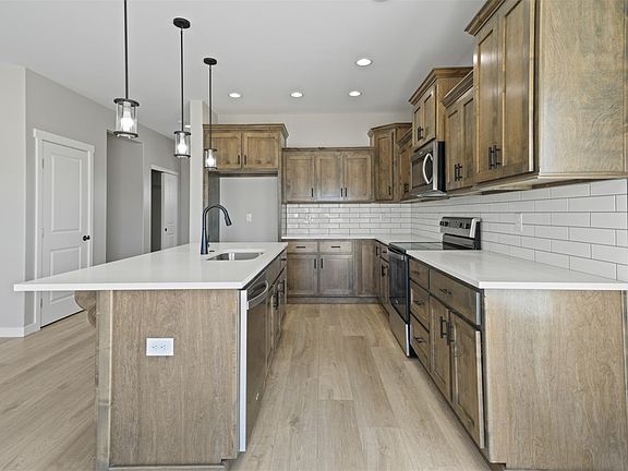 5th image of 2395 Pacific   Lot #63 Street