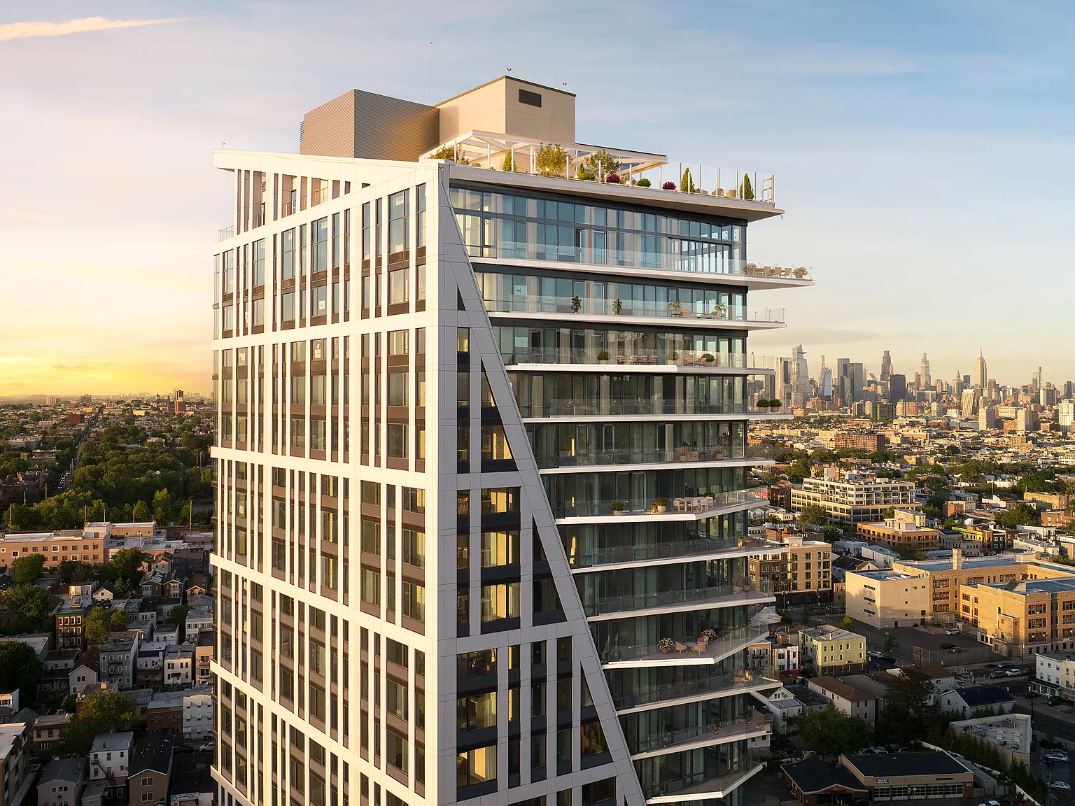 Singh Tower — Photo 1