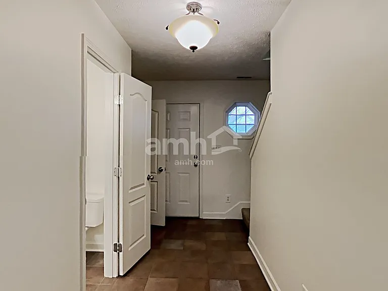 1504 Beaconcrest Cir — Photo 8