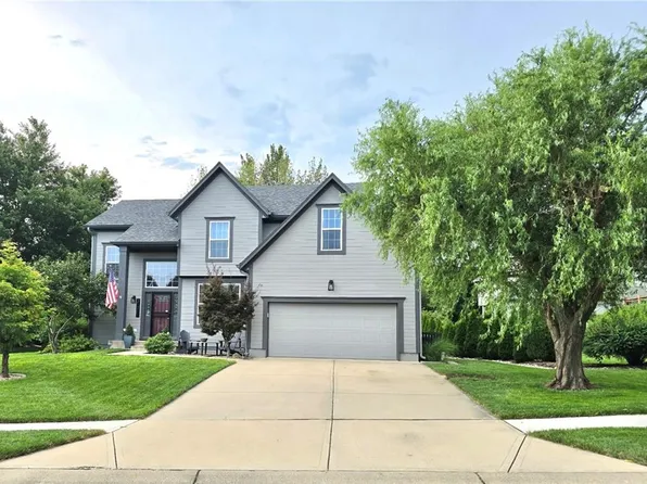 21011 W 54th St, Shawnee, KS 66218