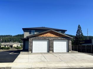623-627-629 E Everett Ave #633-632, Sutherlin, OR 97479