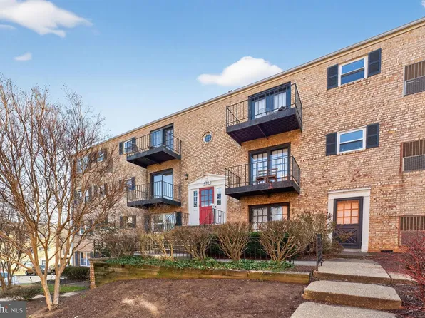 430 N Armistead St APT 201, Alexandria, VA 22312