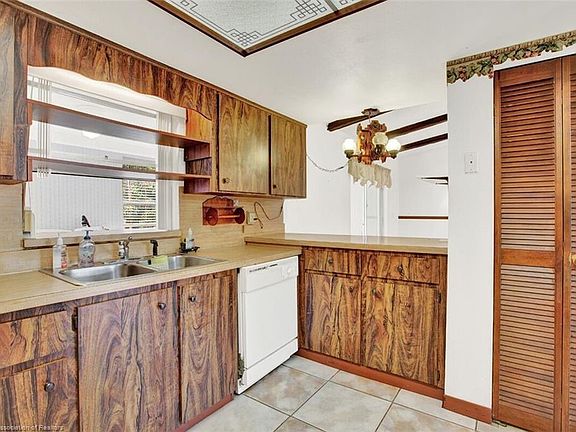 2nd image of 2719 Orange Grove Dr
