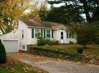 5 Maxson Rd, Groton, CT 06340