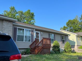 2273 Allen St, Marquette, MI 49855