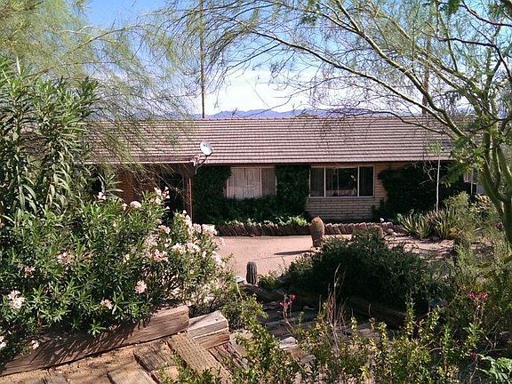 3rd image of 1860 W Loma Linda Drive