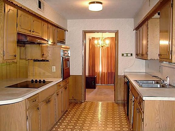4th image of 1551 Drury Dr