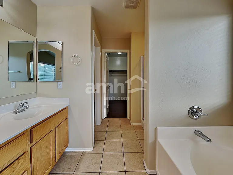 206 S 151st Ave — Photo 13