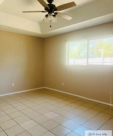 2820 Vienna St — Photo 9