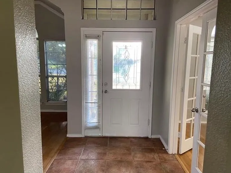 1748 Sunset Ridge Dr — Photo 4
