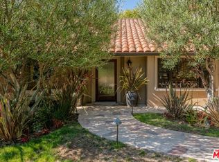 9545 Dalegrove Dr, Beverly Hills, CA 90210