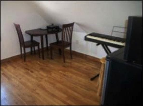 2nd image of 123 Main St