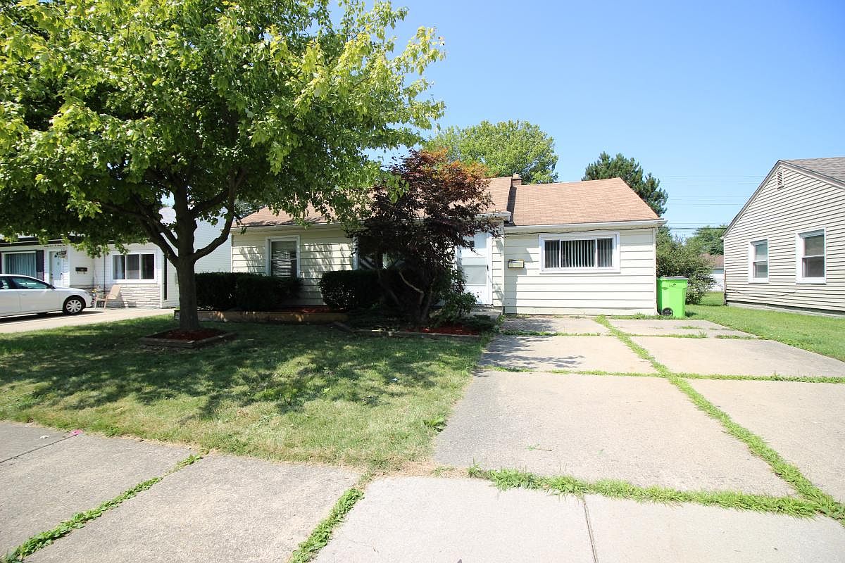 27241 Woodmont St, Roseville, MI 48066 Zillow