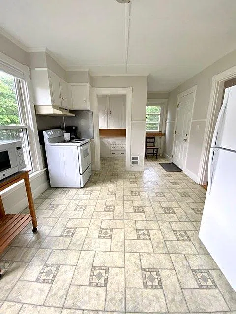 139 Glenwood Ave — Photo 4