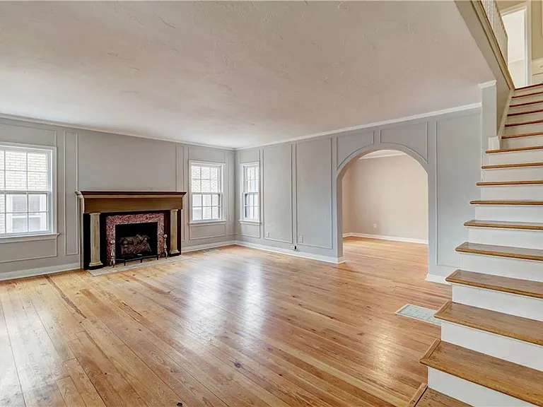 910 Northwest 37th Street - 908 — Photo 1