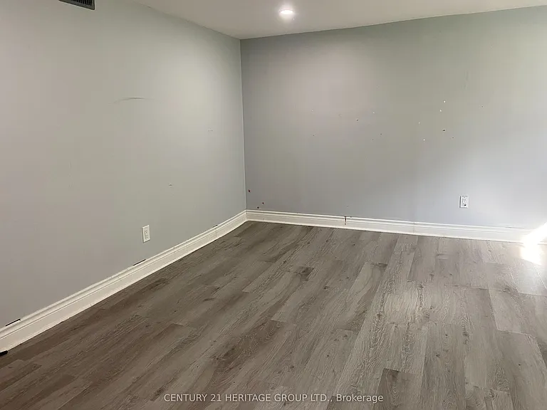28 Shirley Cres — Photo 13
