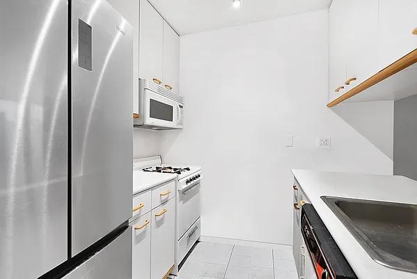 Rented by Corcoran | media 17