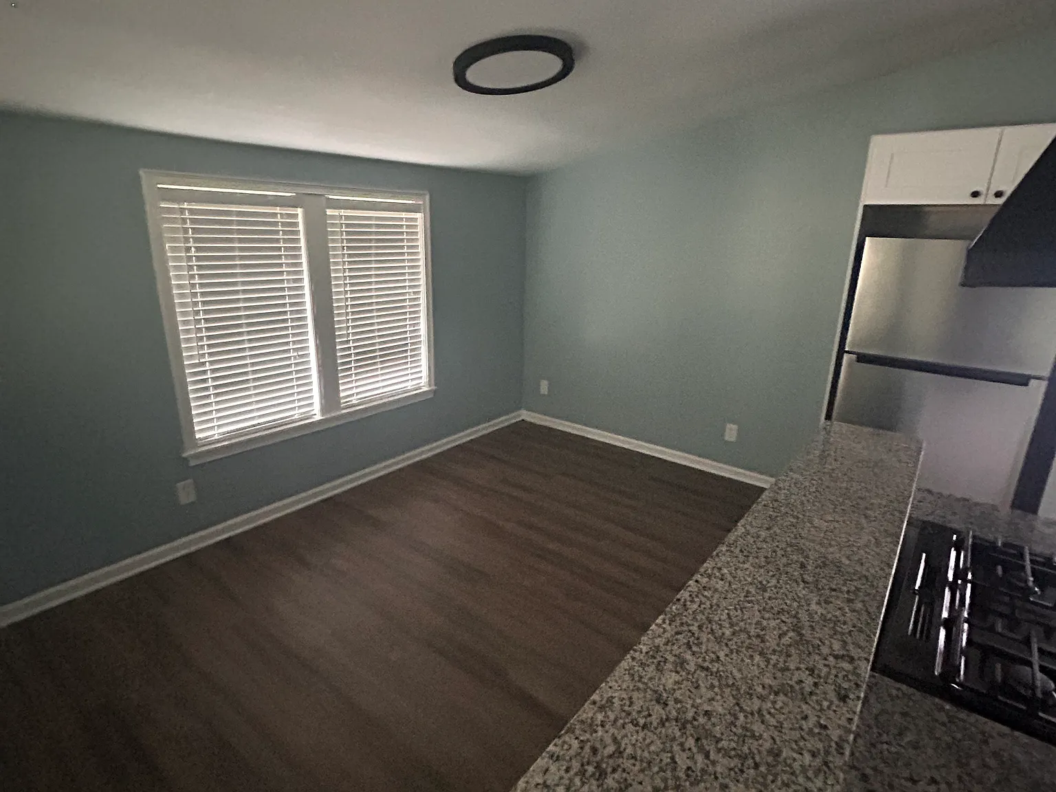 2 bed, 1300 sqft, $1,800 — Photo 4