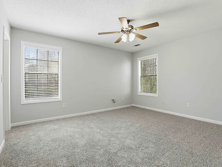 Faris Residences Newnan — Photo 24