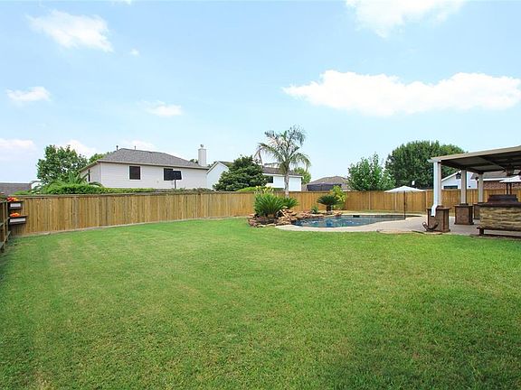 Here's one more view of this amazing Back Yard!