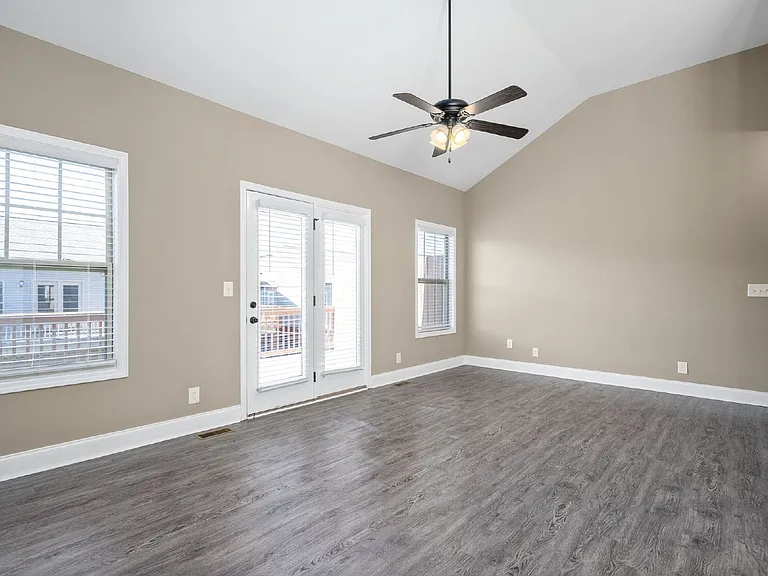 172 Dundee Dr — Photo 13