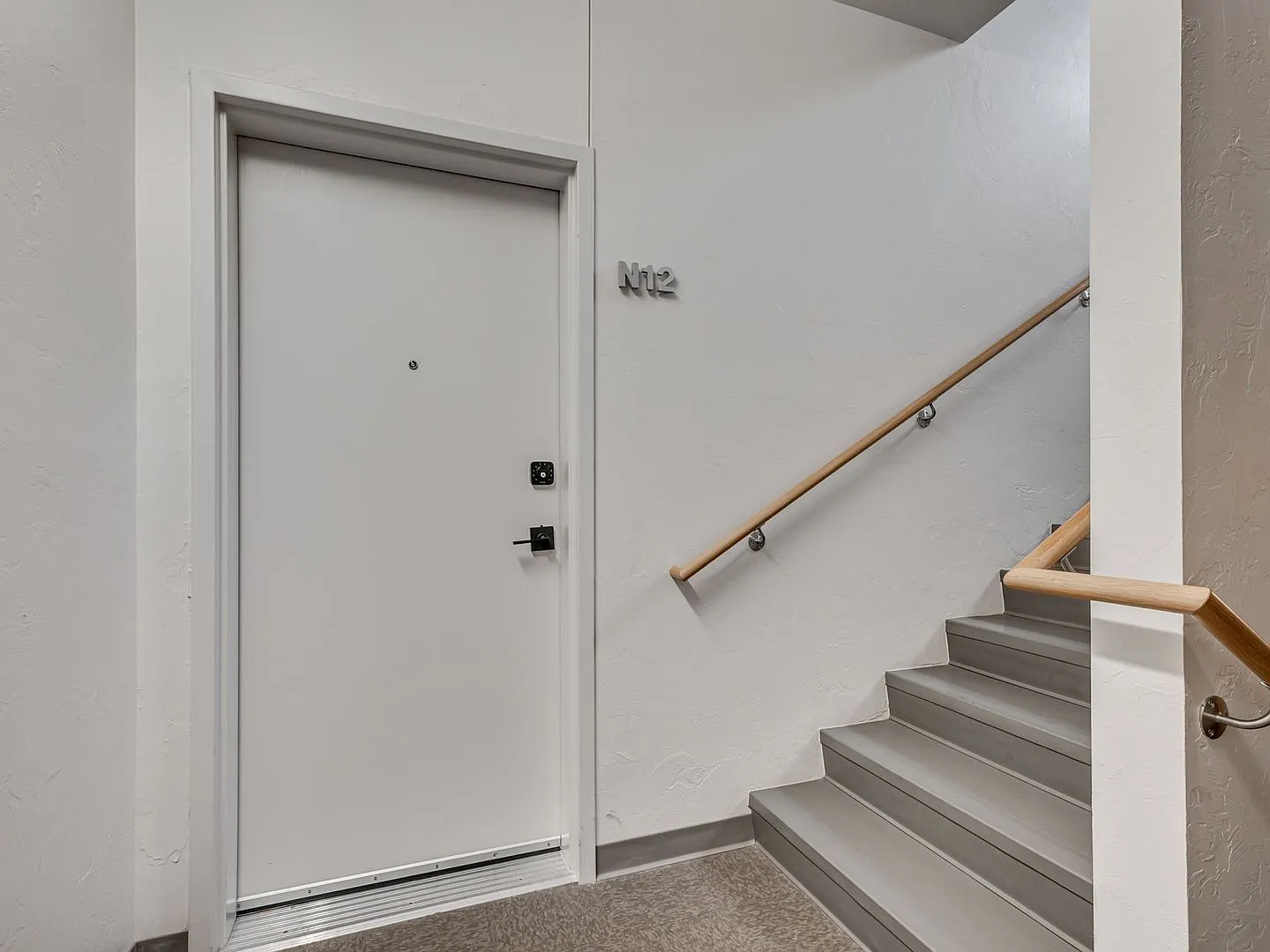 627 Couch Dr N12 — Photo 4