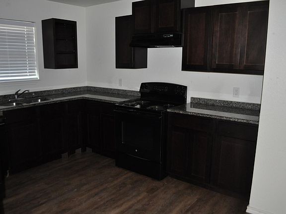 5th image of 425 Cynisca St #C