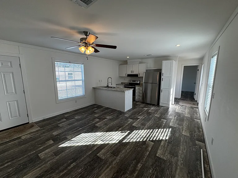 379 NE Chestnut Ave — Photo 4