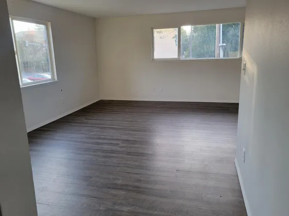 15115 Canyon Rd E Unit B, Puyallup, WA 98375