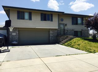 1660 SW Lacey Ln, Lincoln, NE 68522