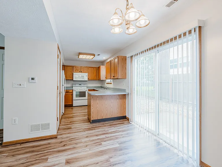 410 W Todd Cir — Photo 8