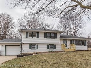 3200 Hillsdale Dr, Urbandale, IA 50322