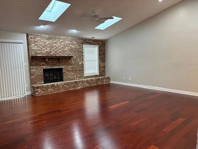 Living Room - Slider to Sun room