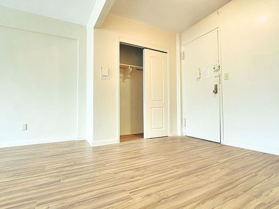 3rd image of 740 Clarkson Ave APT 1F