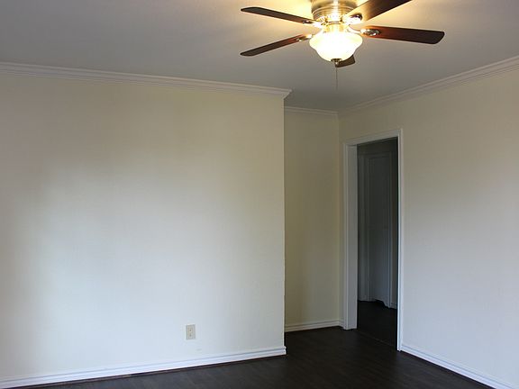 2nd image of 1237 Centerville Rd
