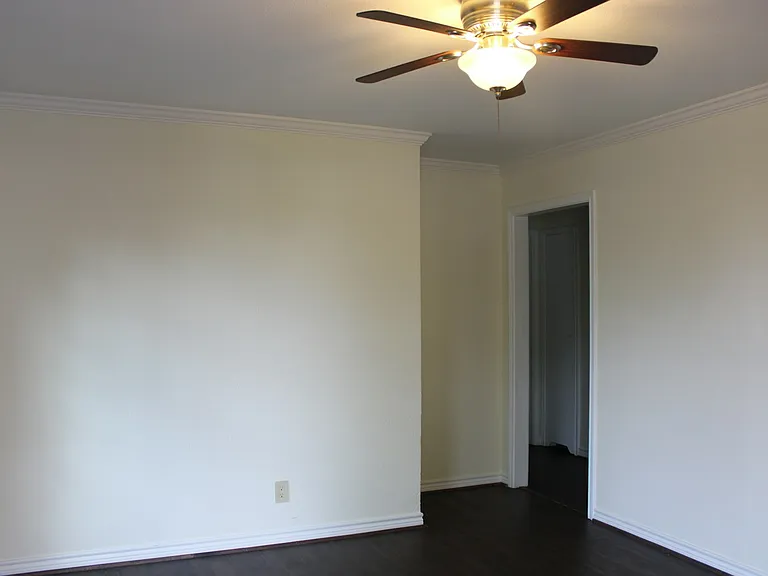 1237 Centerville Rd — Photo 2