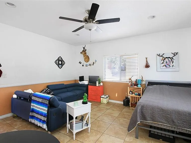 2134 Thomas St #C — Photo 1