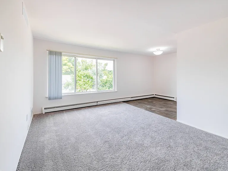 Cherry Hill Manor Apartments — Photo 6