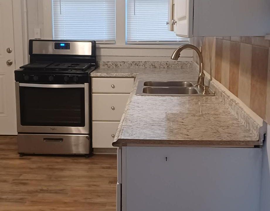 1st image of 717 Mercer Ave #1