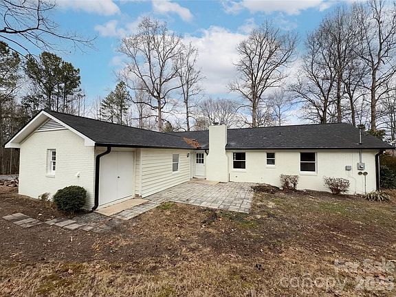 5th image of 3695 Lake Shore Rd S