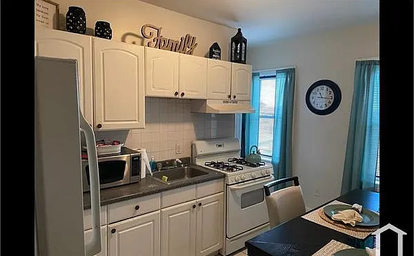 256 Union St #2W — Photo 5