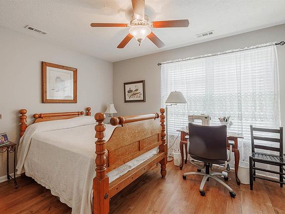 5th image of 2512 Triple Crown Way