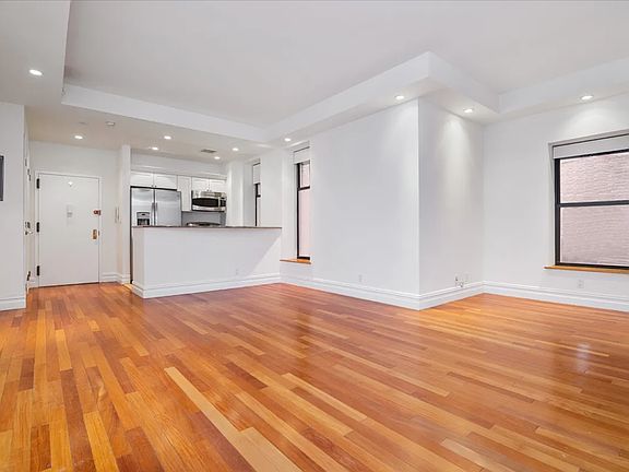 5th image of 154 W 70th St APT 4G