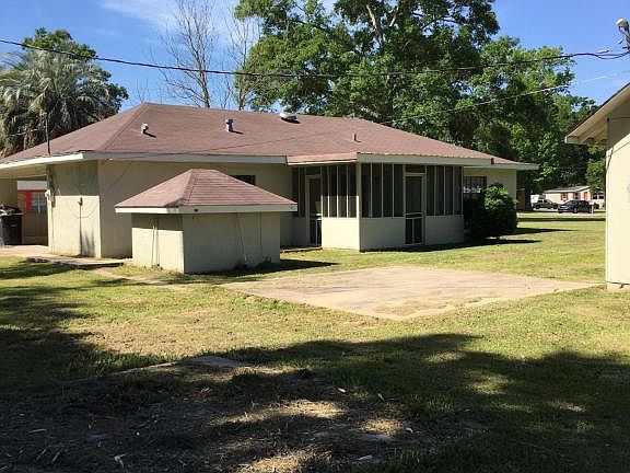 2nd image of 1118 S Shireview Cir