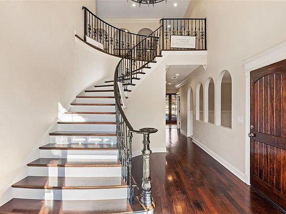 3rd image of 142 Nelson Blvd NW