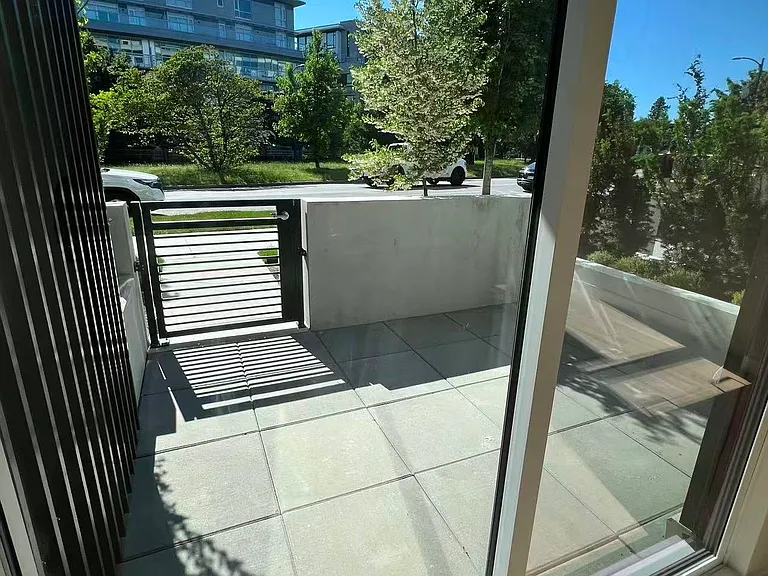 5212 Cambie St #1XX — Photo 10