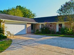 2118 Heritage Colony Dr, Friendswood, TX 77546