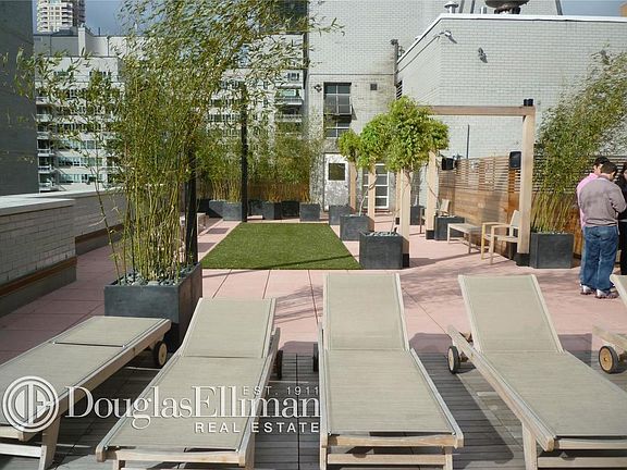 4th image of 250 E 65th St APT 11D